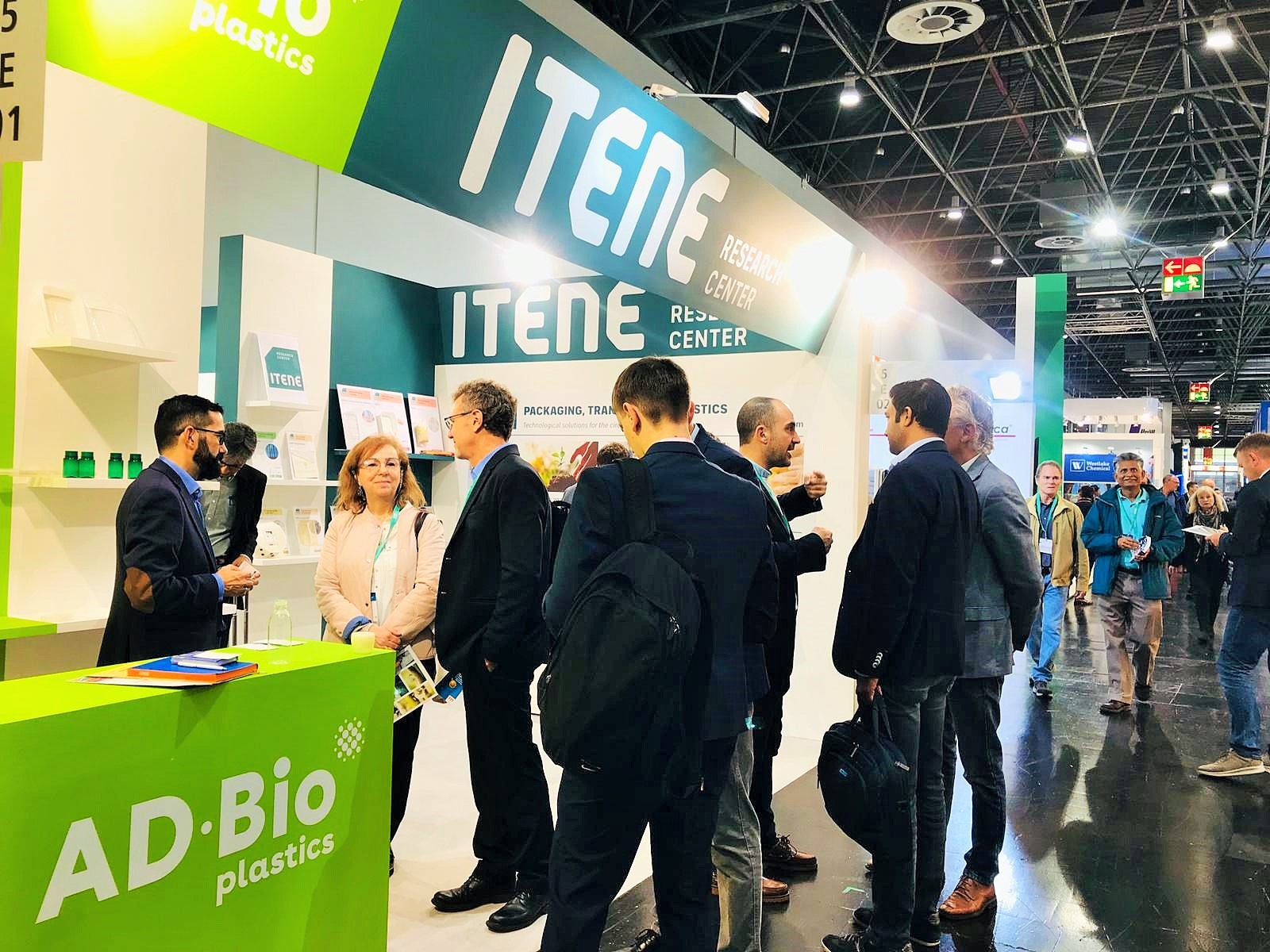 Los fabricantes buscan soluciones biodegradables en la Feria K - ADBioplastics.